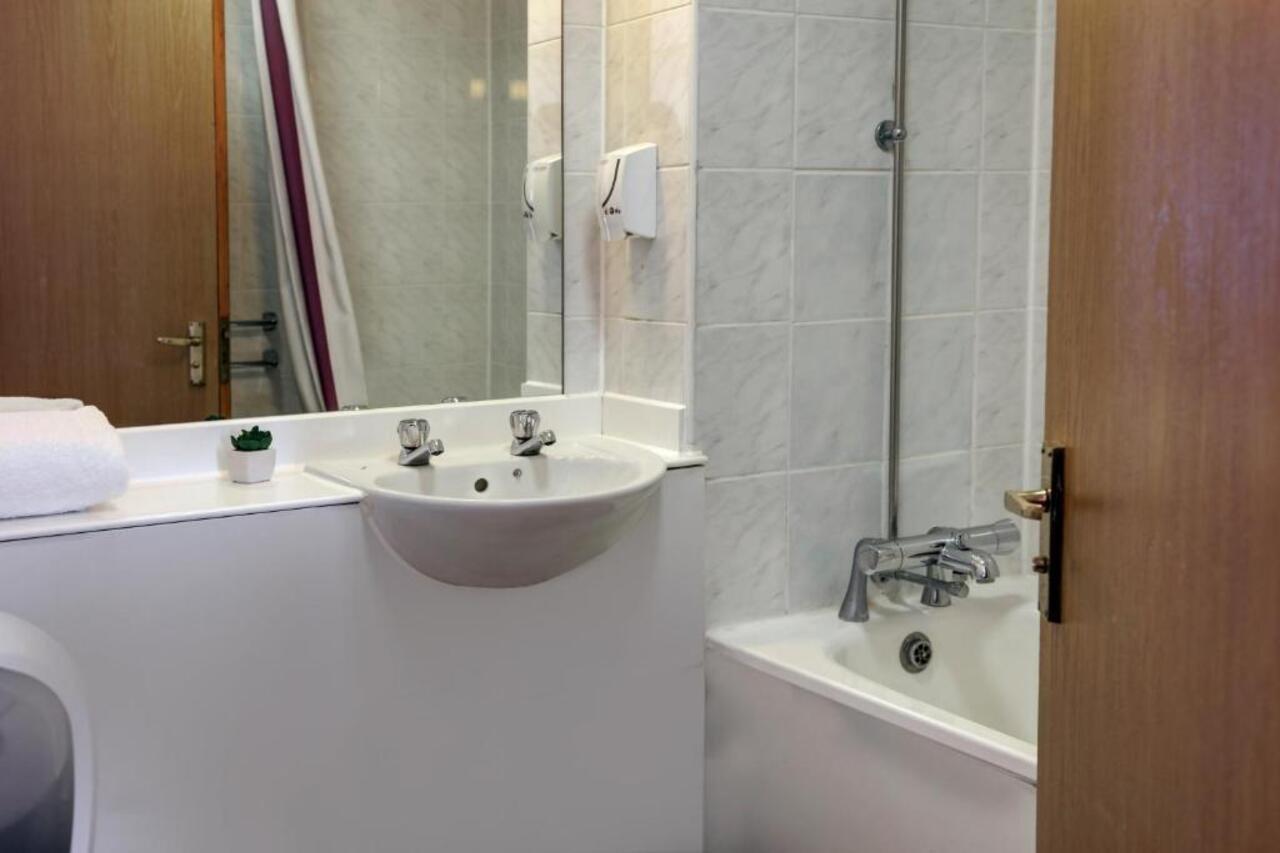 Orchid Epsom; Sure Collection By Western 3* Epsom